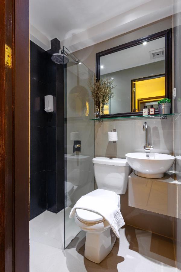Nest Nano Suites Poblacion - Makati Makati City Bagian luar foto