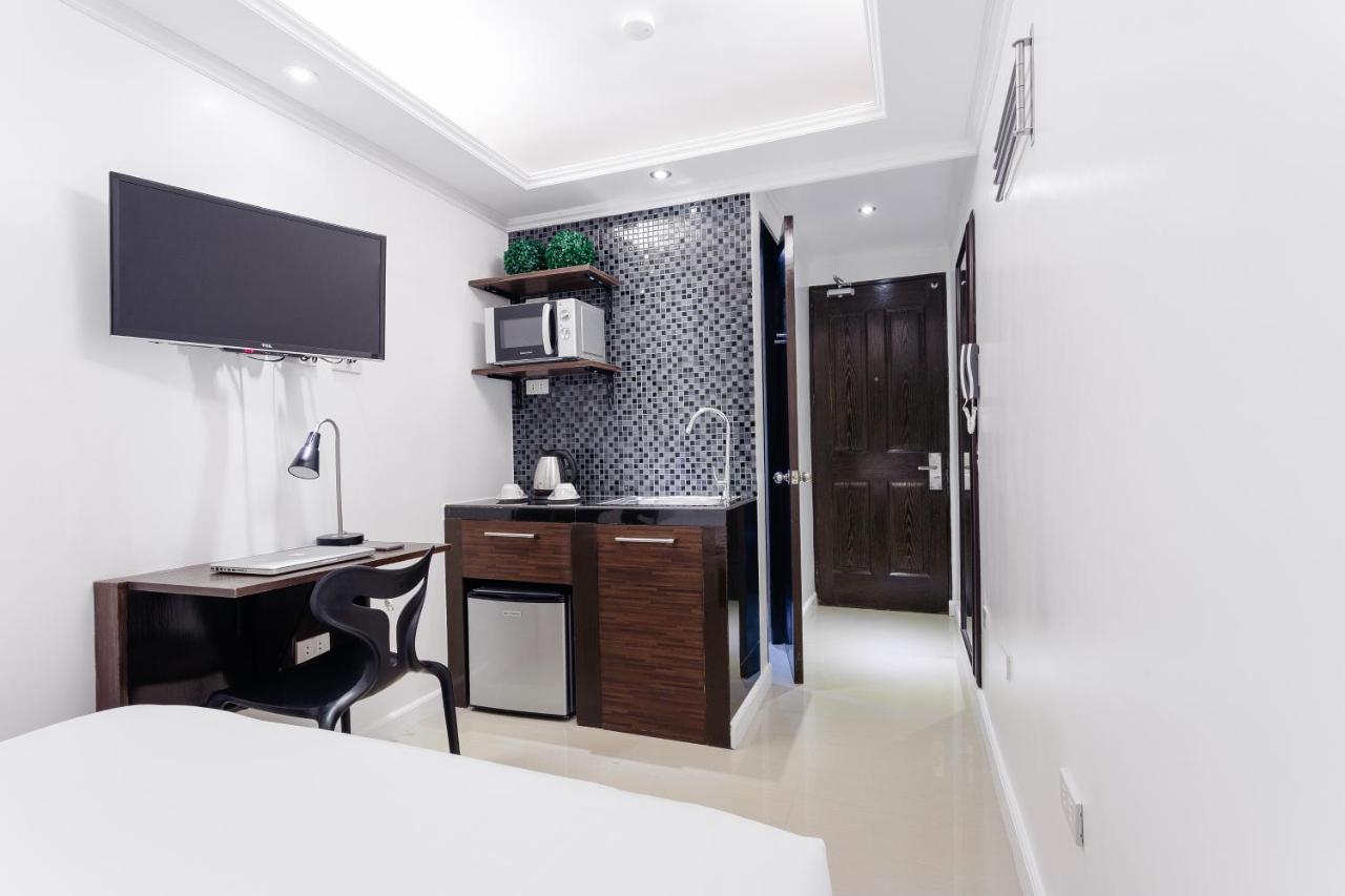 Nest Nano Suites Poblacion - Makati Makati City Bagian luar foto